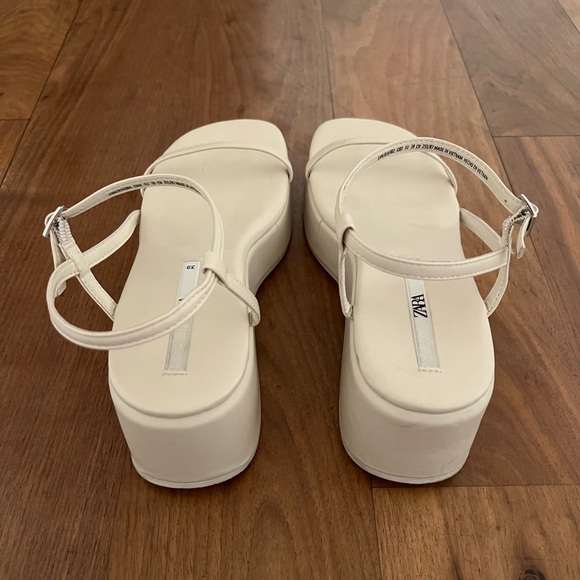 Ecru Strappy Flat Form Shoes Size 39 - Picture 5 of 5